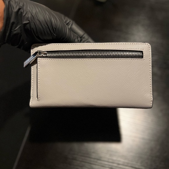 Kate Spade Wallet - Picture 6 of 7